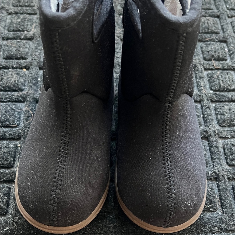 Bogs Black Kids Boots - Picture 3 of 13